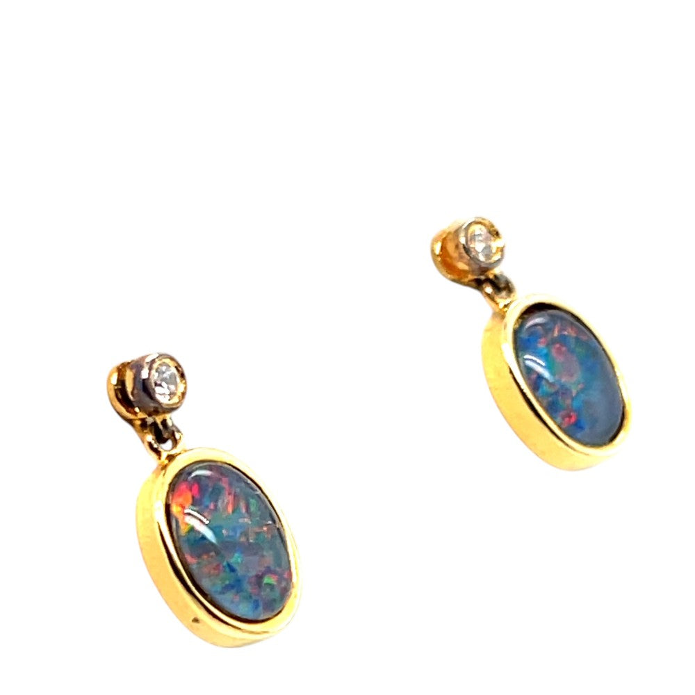 Gold plated triplet opal earrings with a cut crystal (gpte6508) Gold plated triplet opal earrings with a cut crystal (gpte6508)