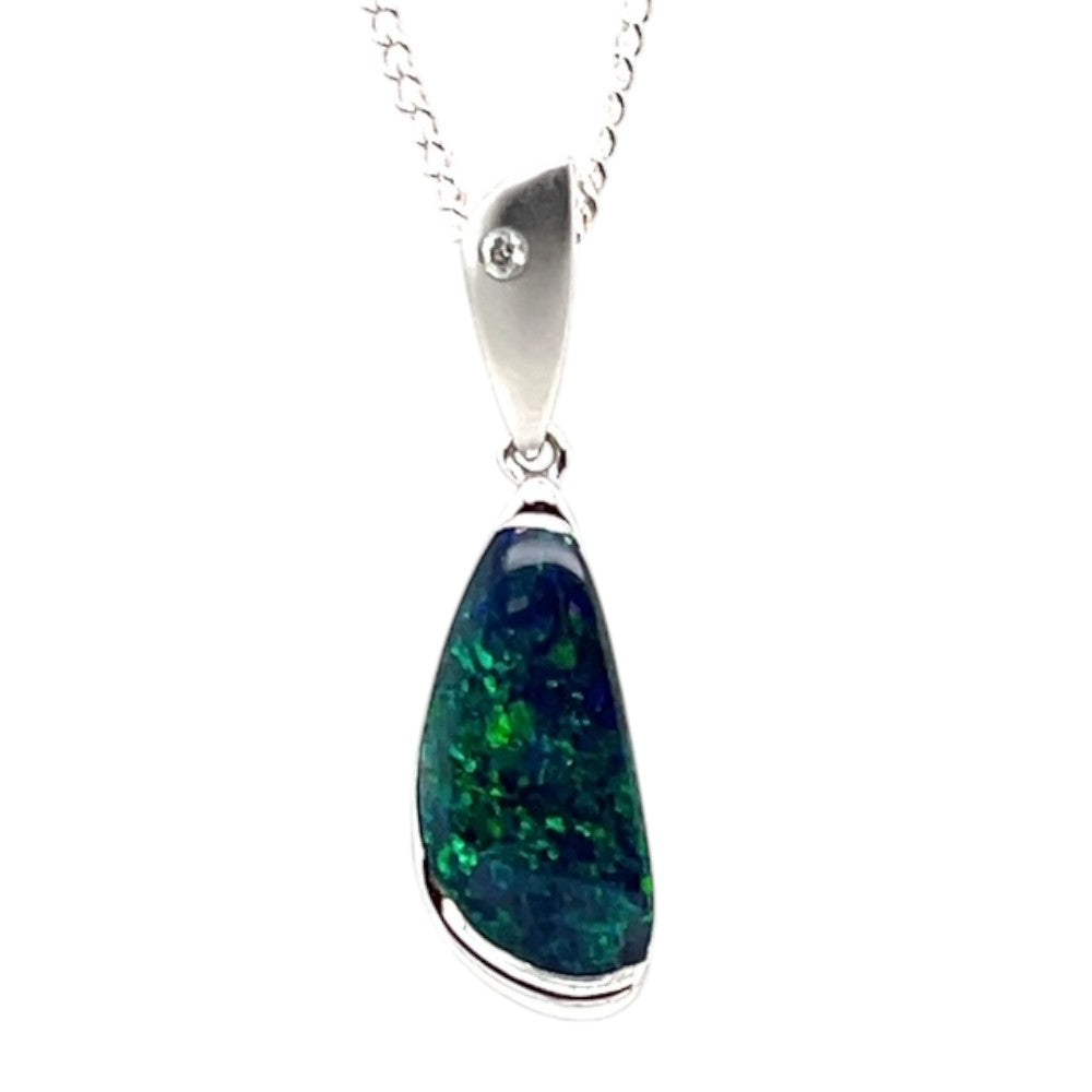 14ct White Gold Black Opal Pendant (sp817) 14ct White Gold Black Opal Pendant (sp817)