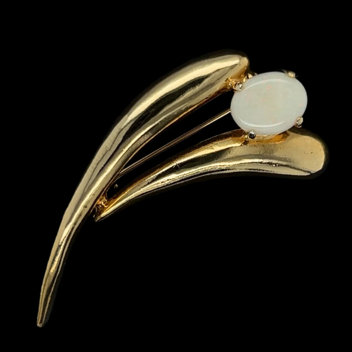 Gold Plated Sterling Silver Claw Set Solid Opal Brooch (gpsbro300) Gold Plated Sterling Silver Claw Set Solid Opal Brooch (gpsbro300)