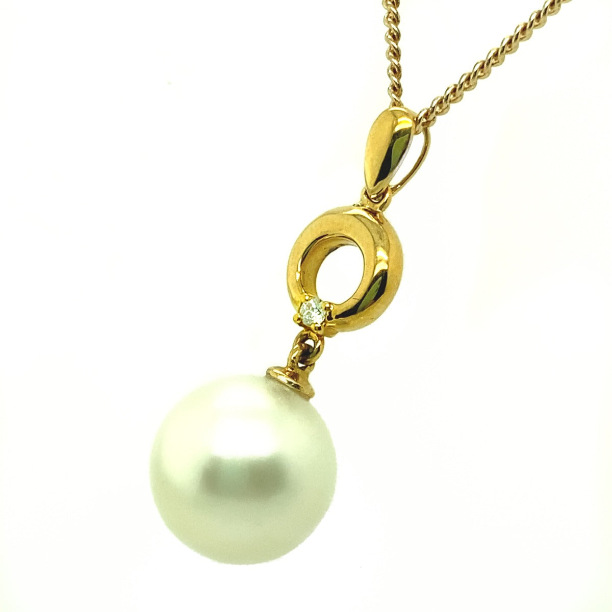 White South Sea Pearl Pendant set in 18ct Yellow Gold 11.5mm White South Sea Pearl Pendant set in 18ct Yellow Gold 11.5mm