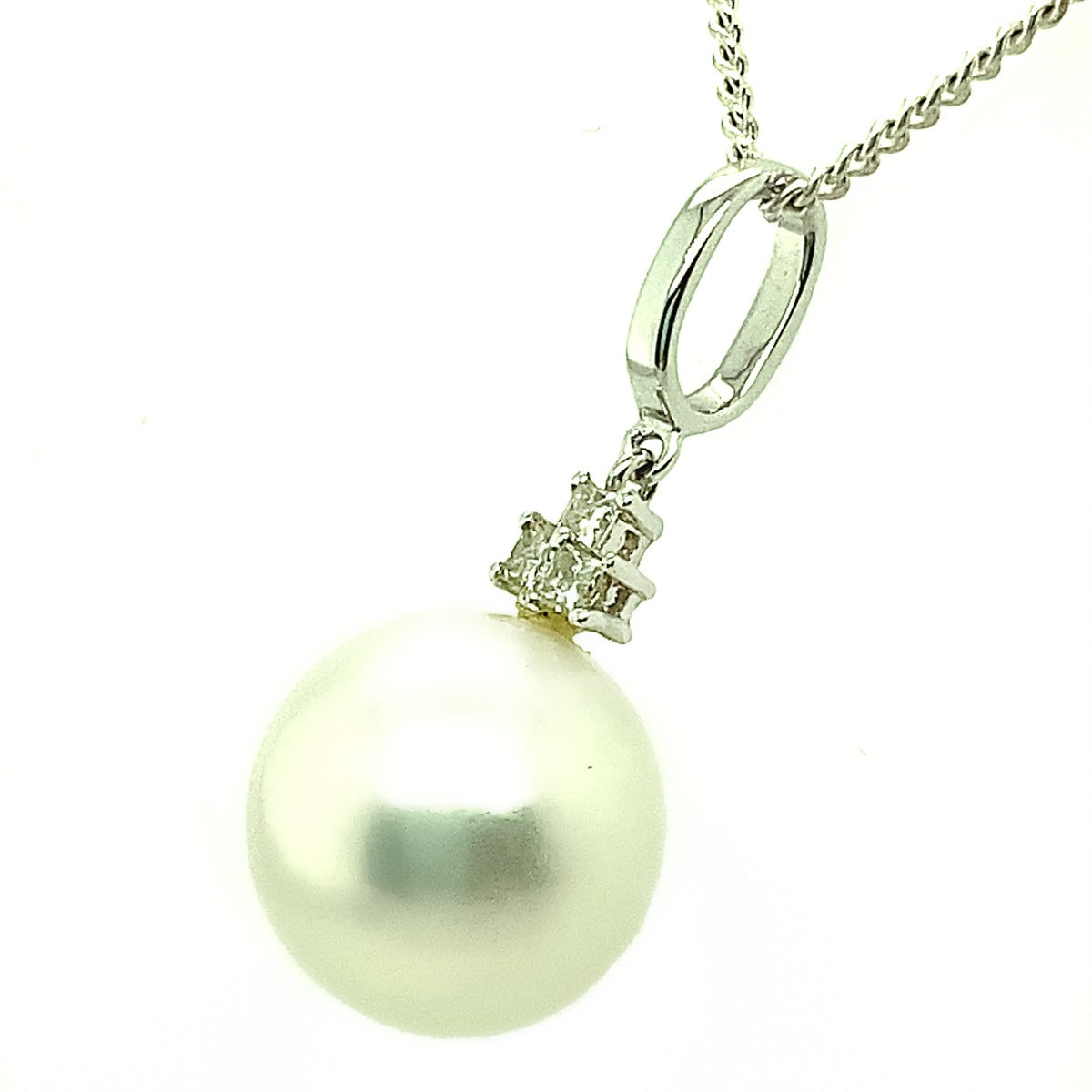 South Sea Pearl Pendant set in 18ct White Gold 12mm (wpp2431) South Sea Pearl Pendant set in 18ct White Gold 12mm (wpp2431)
