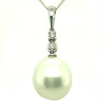 White South Sea Pearl Pendant set in 18ct White Gold 13mm
