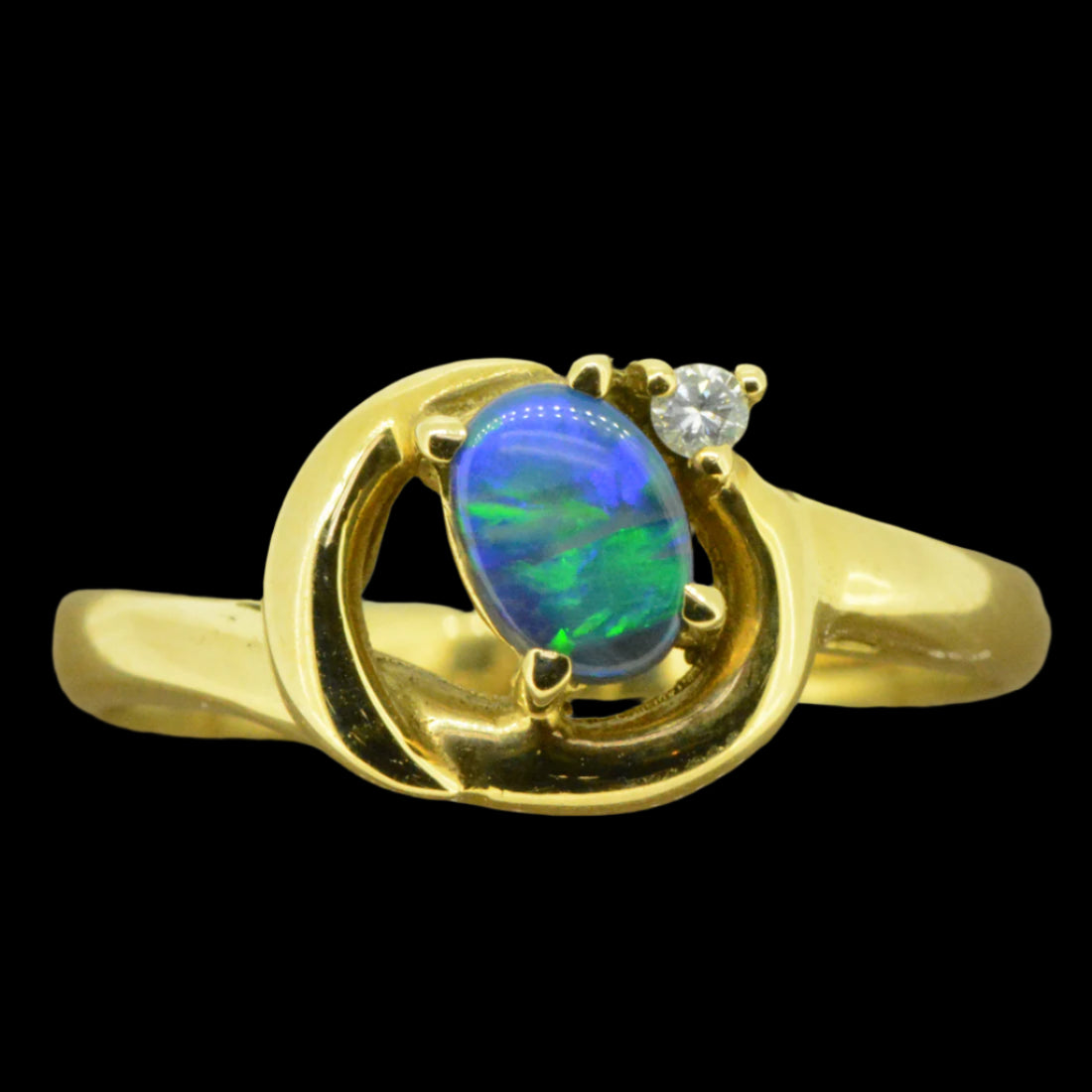 18ct Yellow Gold Solid Opal Ring (sr7634) 18ct Yellow Gold Solid Opal Ring (sr7634)