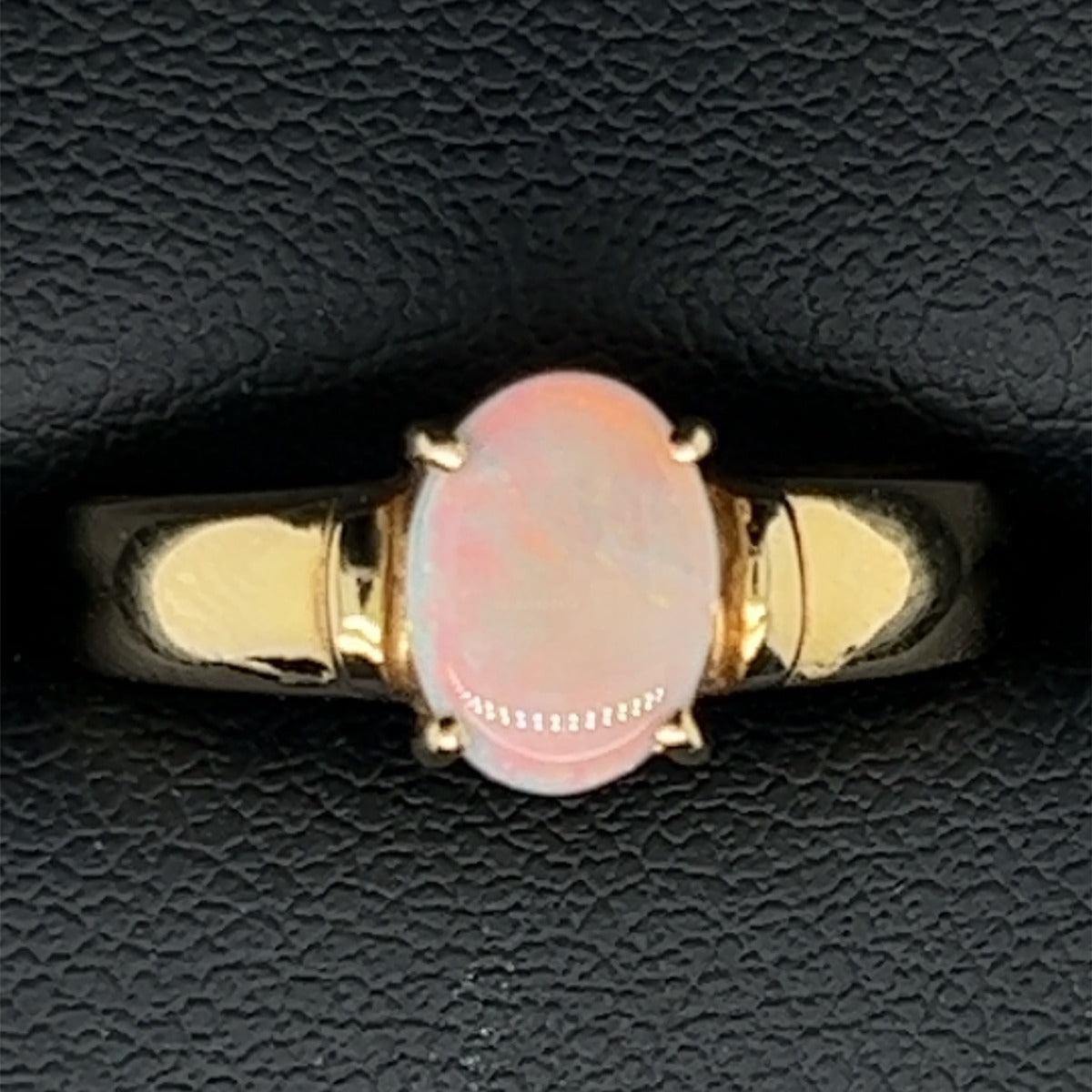 Solid Opal Ring  set in 18ct gold (sr140) Solid Opal Ring  set in 18ct gold (sr140)