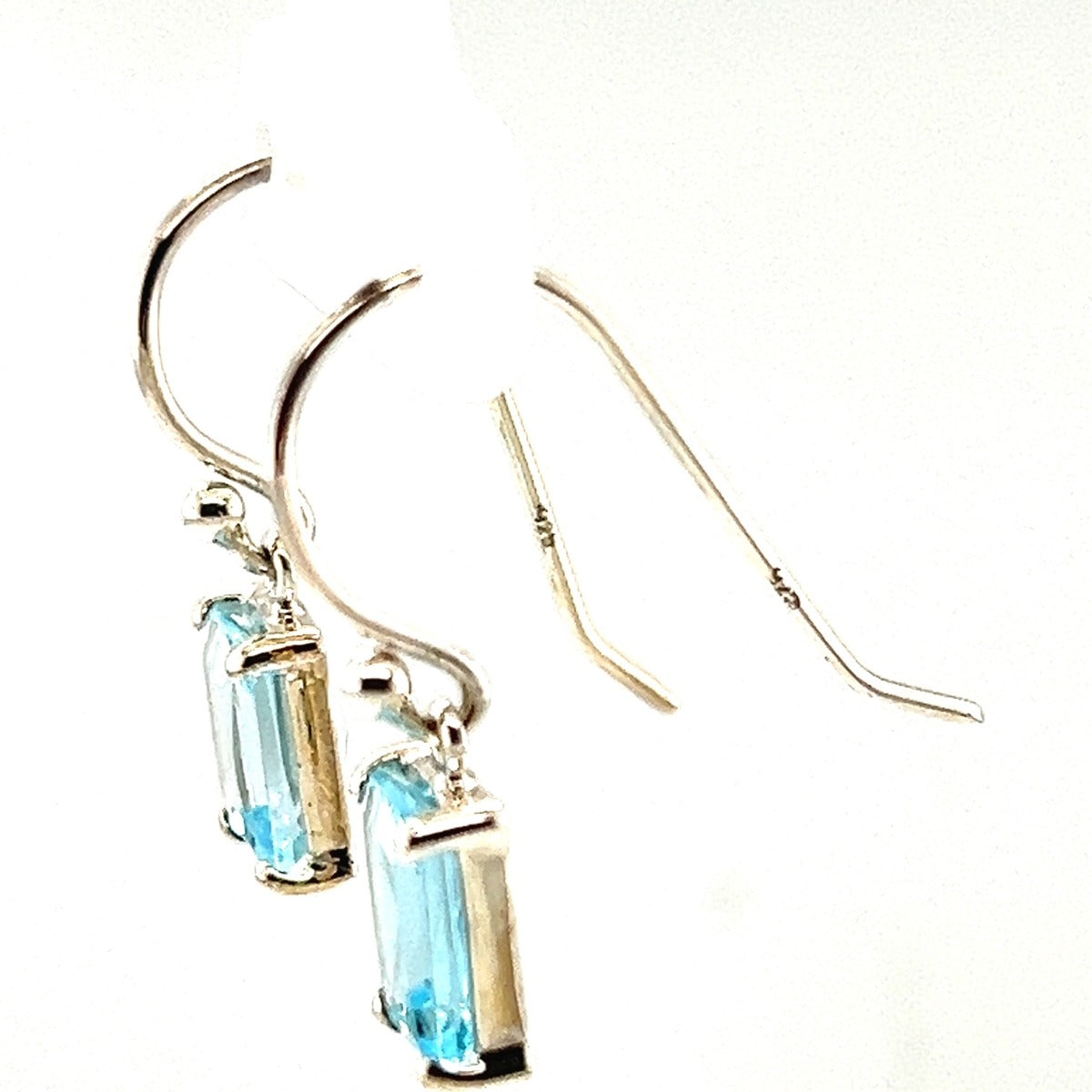 Sterling Silver Blue Topaz Earrings (bltear11)