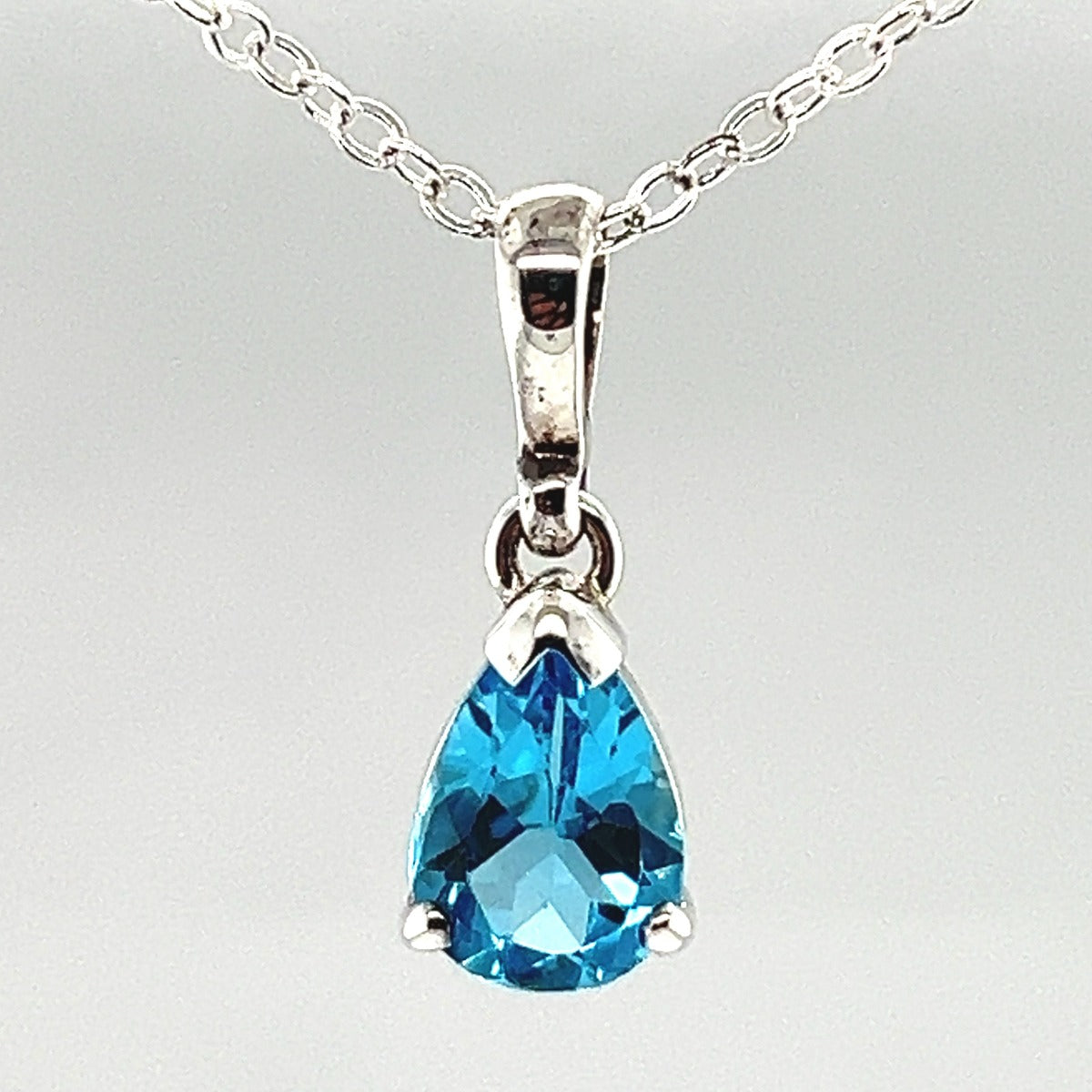 Sterling Silver Blue Topaz Pendant (stp148)