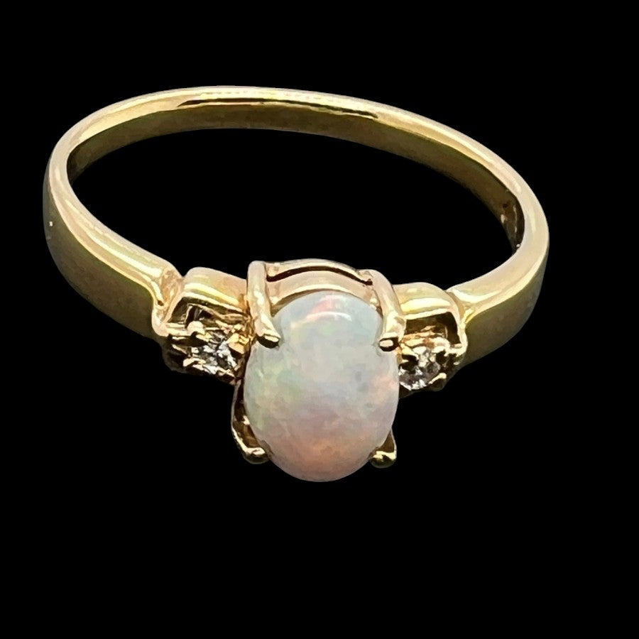 18ct Gold Solid Opal Ring with 2 Brilliant Cut Diamonds (sr3645)