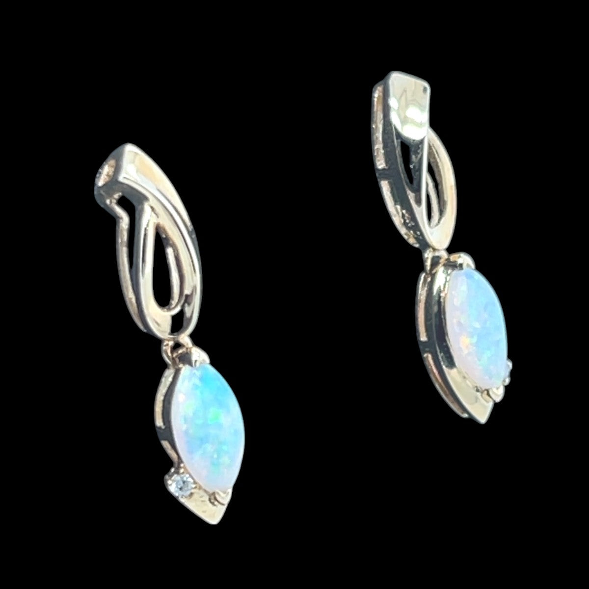 14ct Gold Solid opal earrings (se9807)