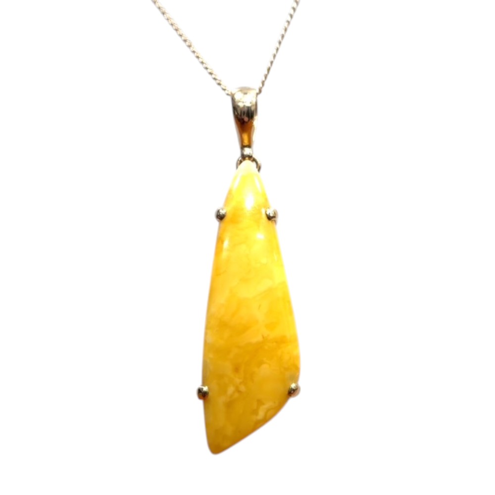 9ct Gold Amber Pendant (ambp825)