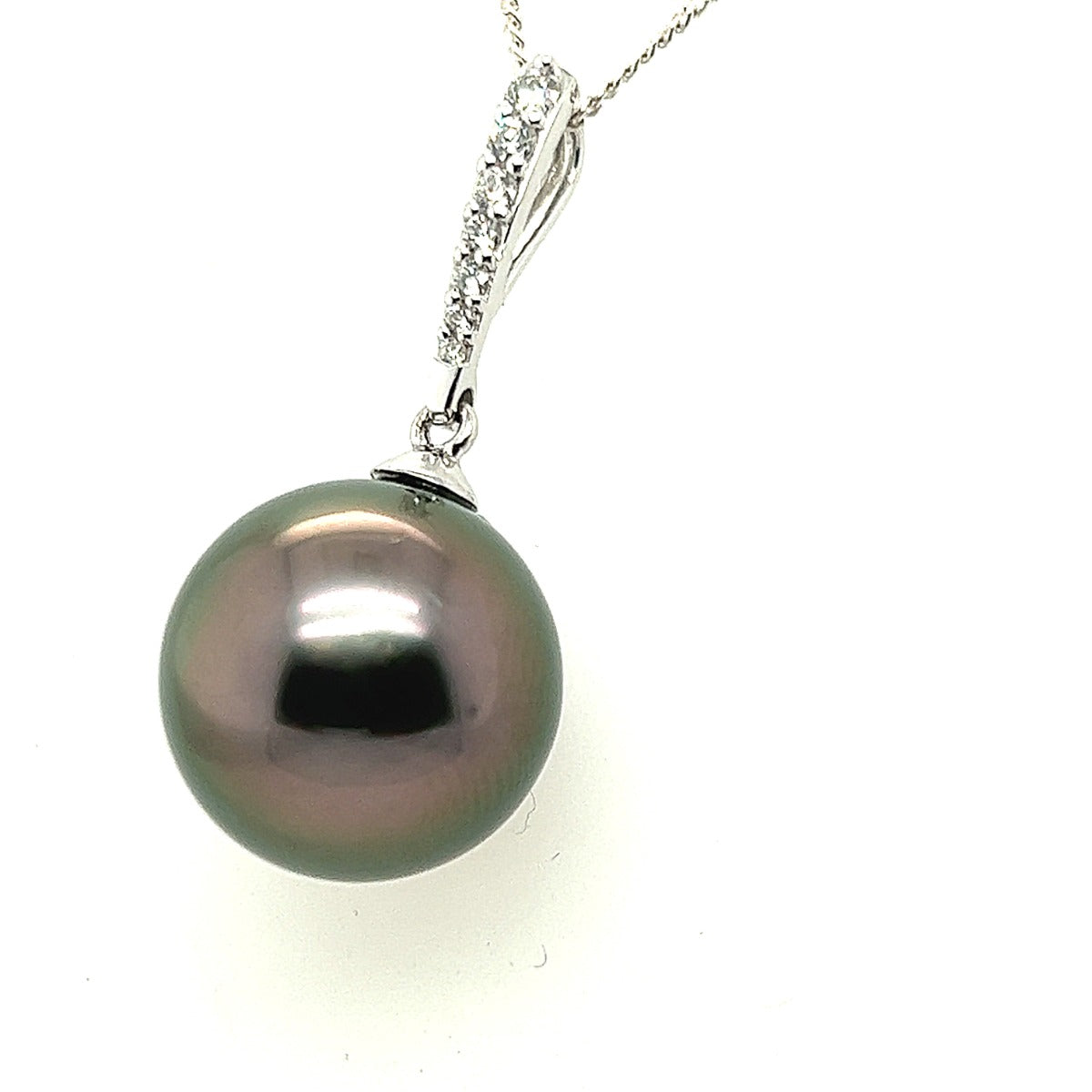 Black Tahitian Pearl Pendant Set in 18ct White Gold 15mm