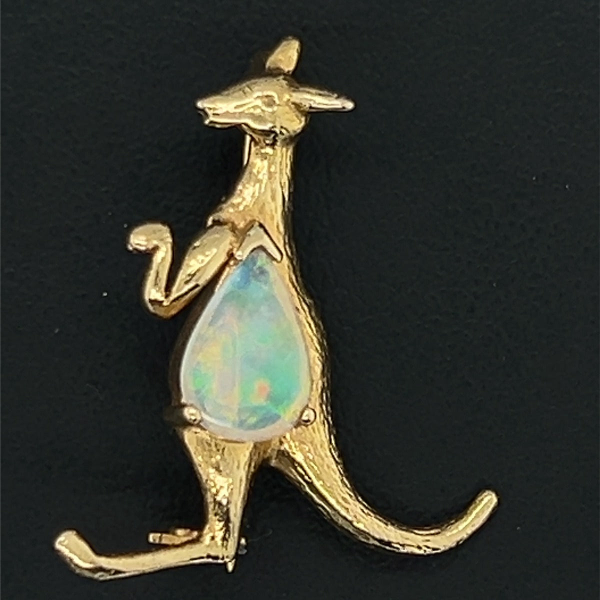 18ct Gold Solid Opal Kangaroo Brooch (gbkan)