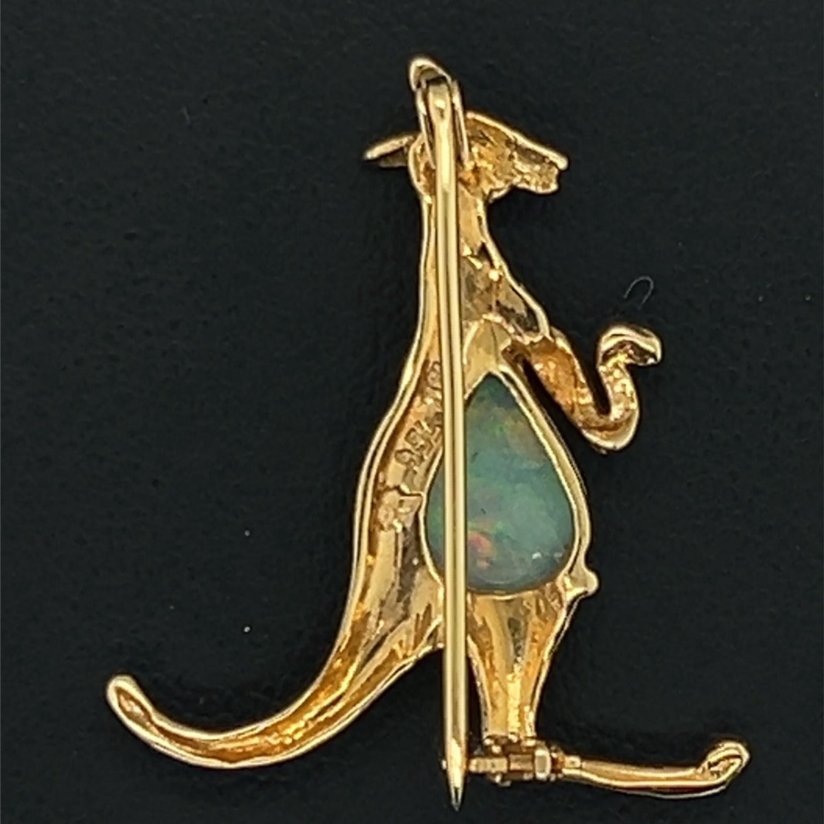 18ct Gold Solid Opal Kangaroo Brooch (gbkan)