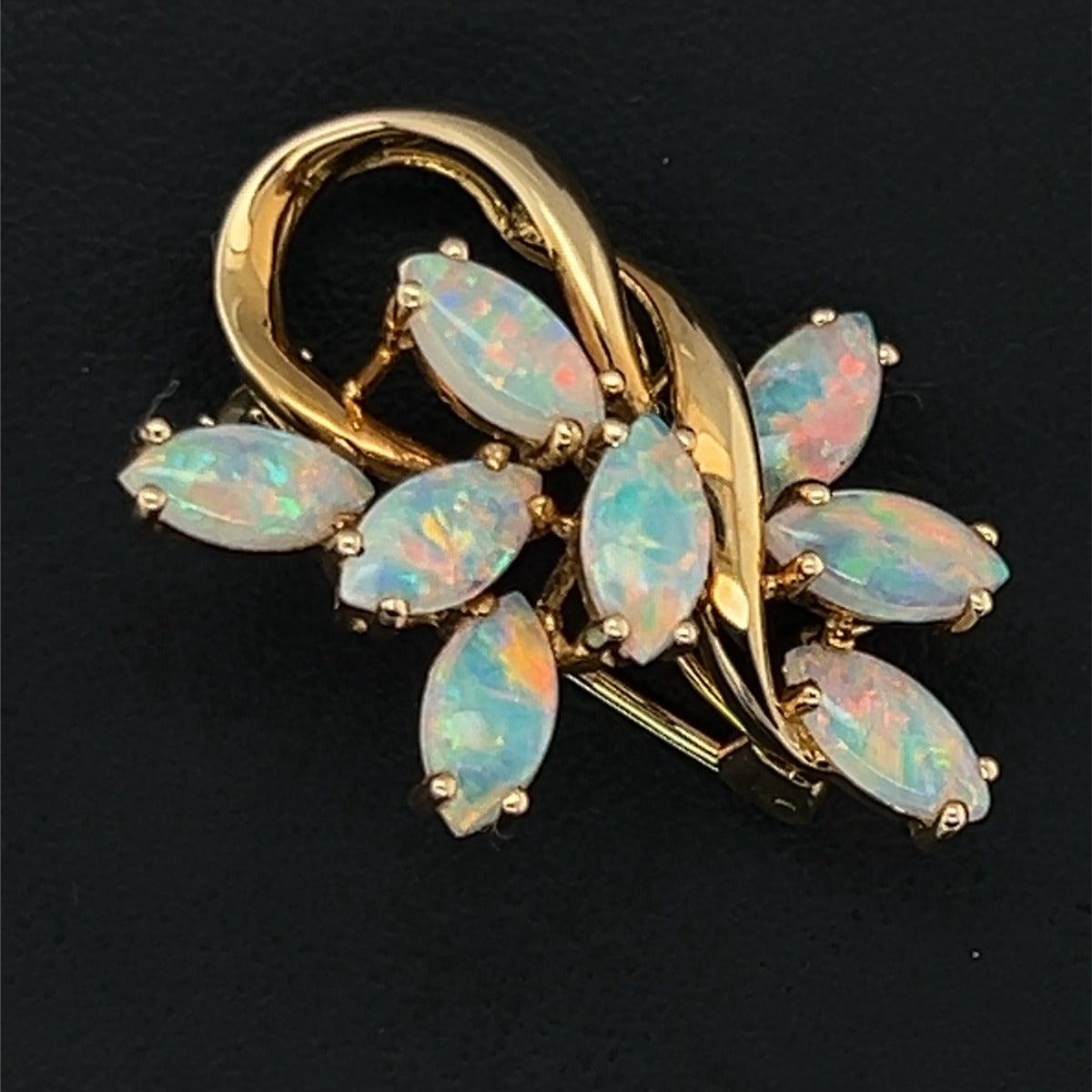 18ct gold opal brooch with 8 opals (br7811)