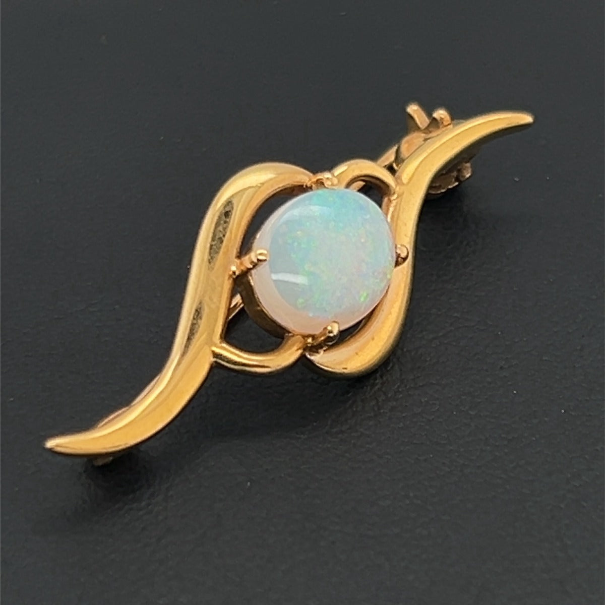 18ct Gold Solid Opal Brooch (broc22)