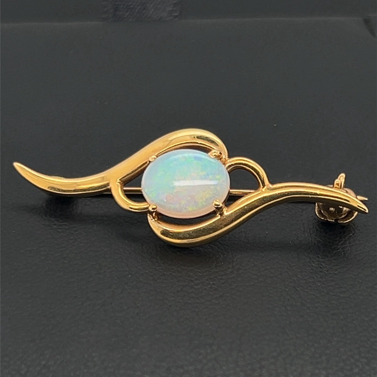 18ct Gold Solid Opal Brooch (broc22)