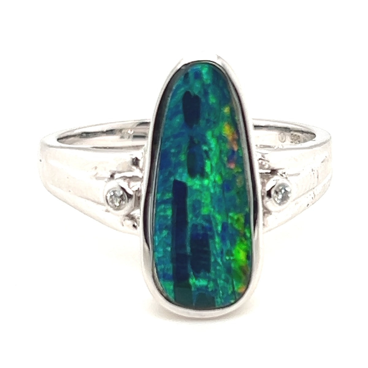 14ct White Gold Doublet Opal Ring (dr794)