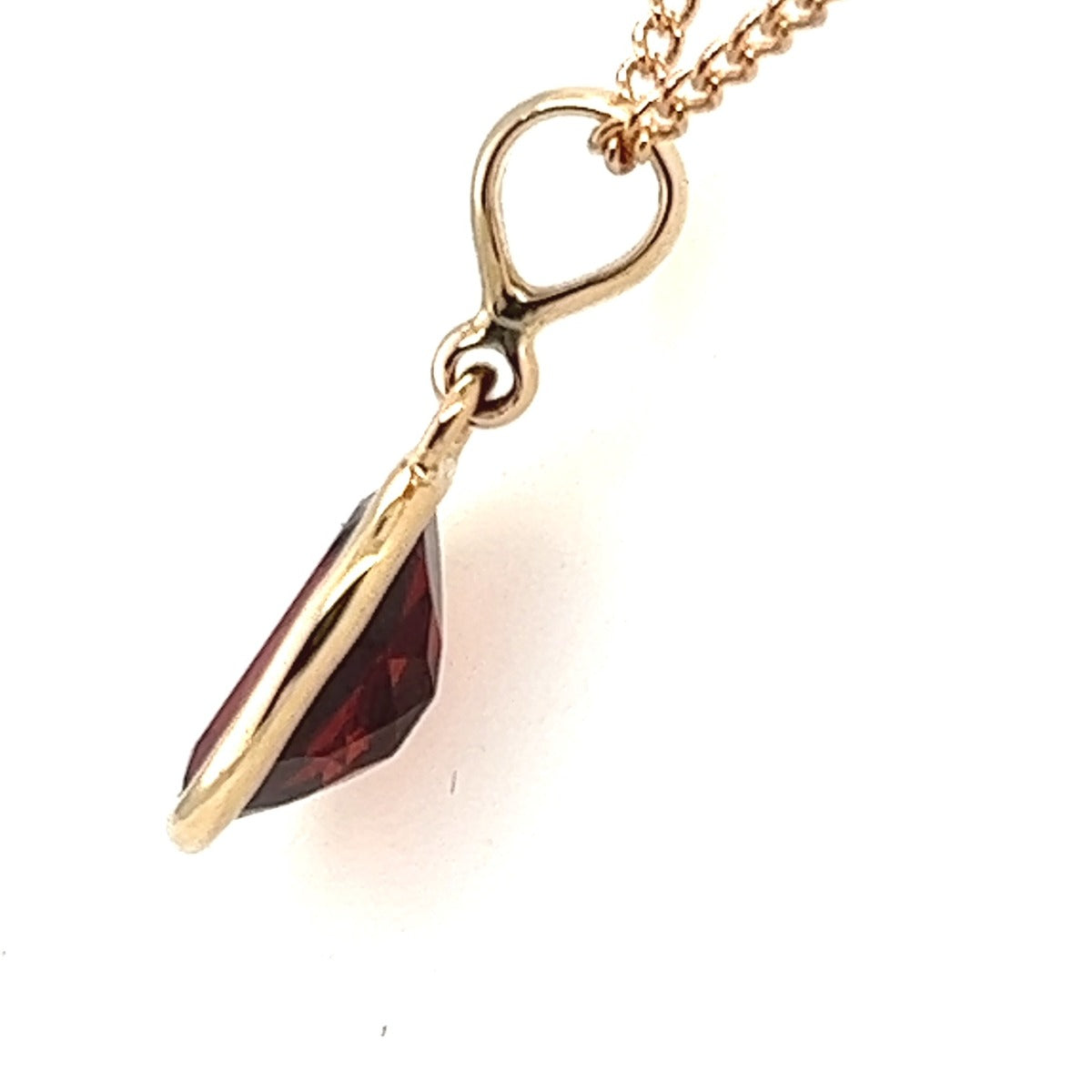 9ct Gold Garnet Pendant (garpen101)