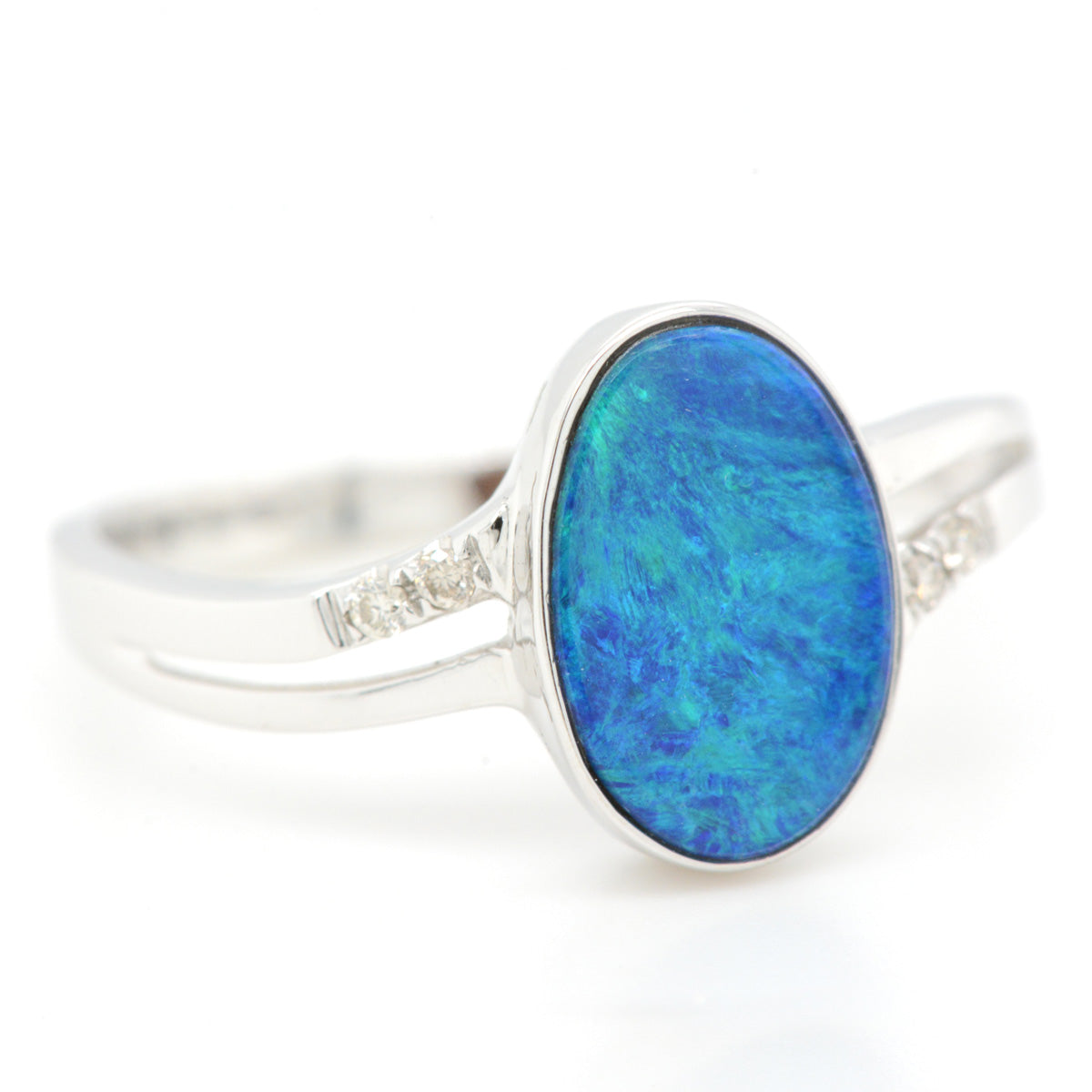 14ct White Gold Doublet Opal Ring