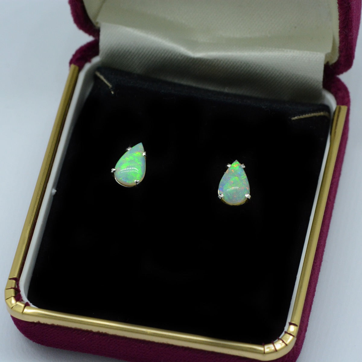 14ct White Gold Crystal Opal Droplet