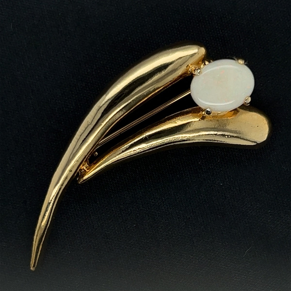 Gold Plated Sterling Silver Claw Set Solid Opal Brooch (gpsbro300)