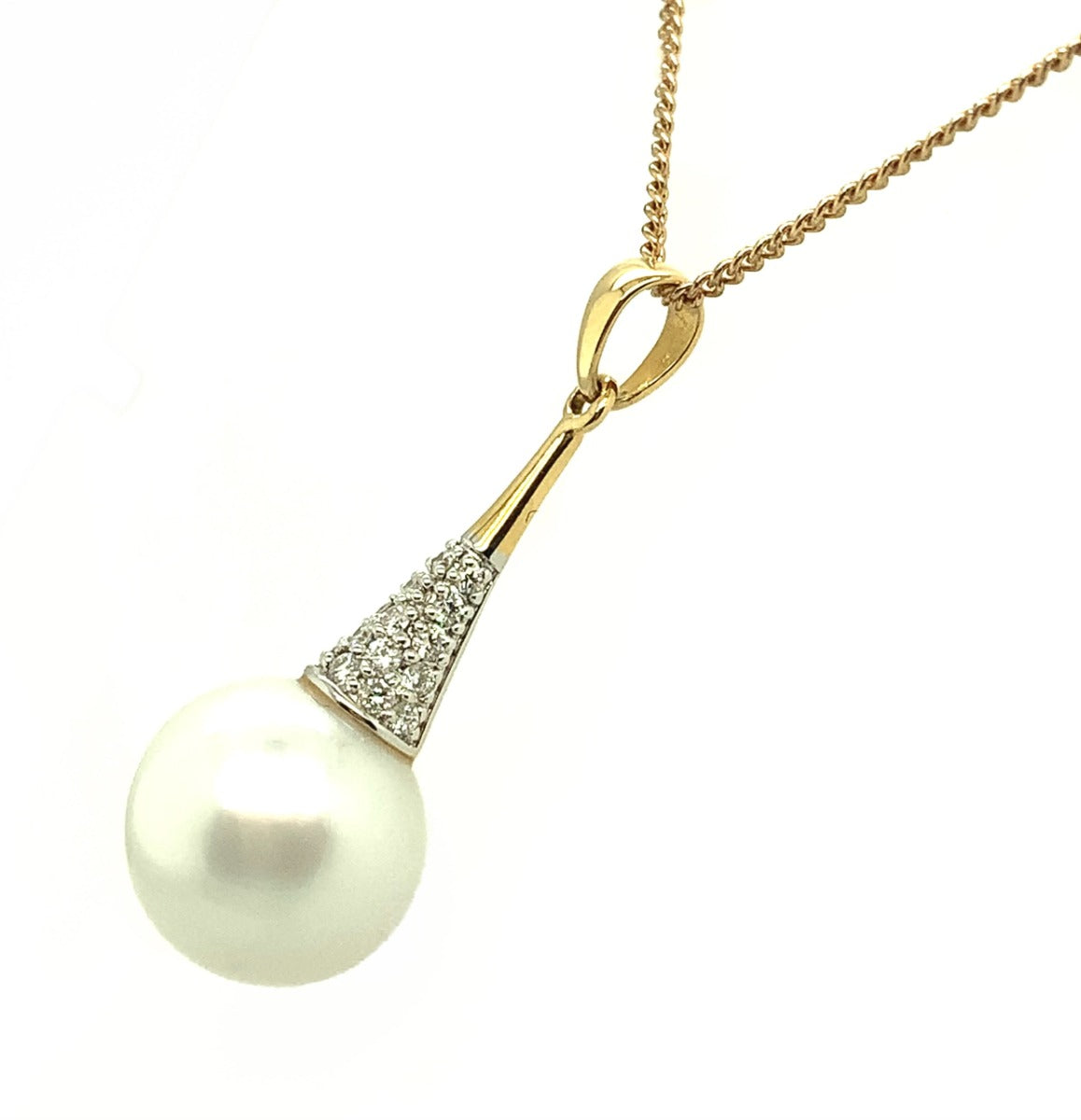 18Ct Yellow Gold White South Sea Pearl Pendant Set With Diamonds (PEARL3)