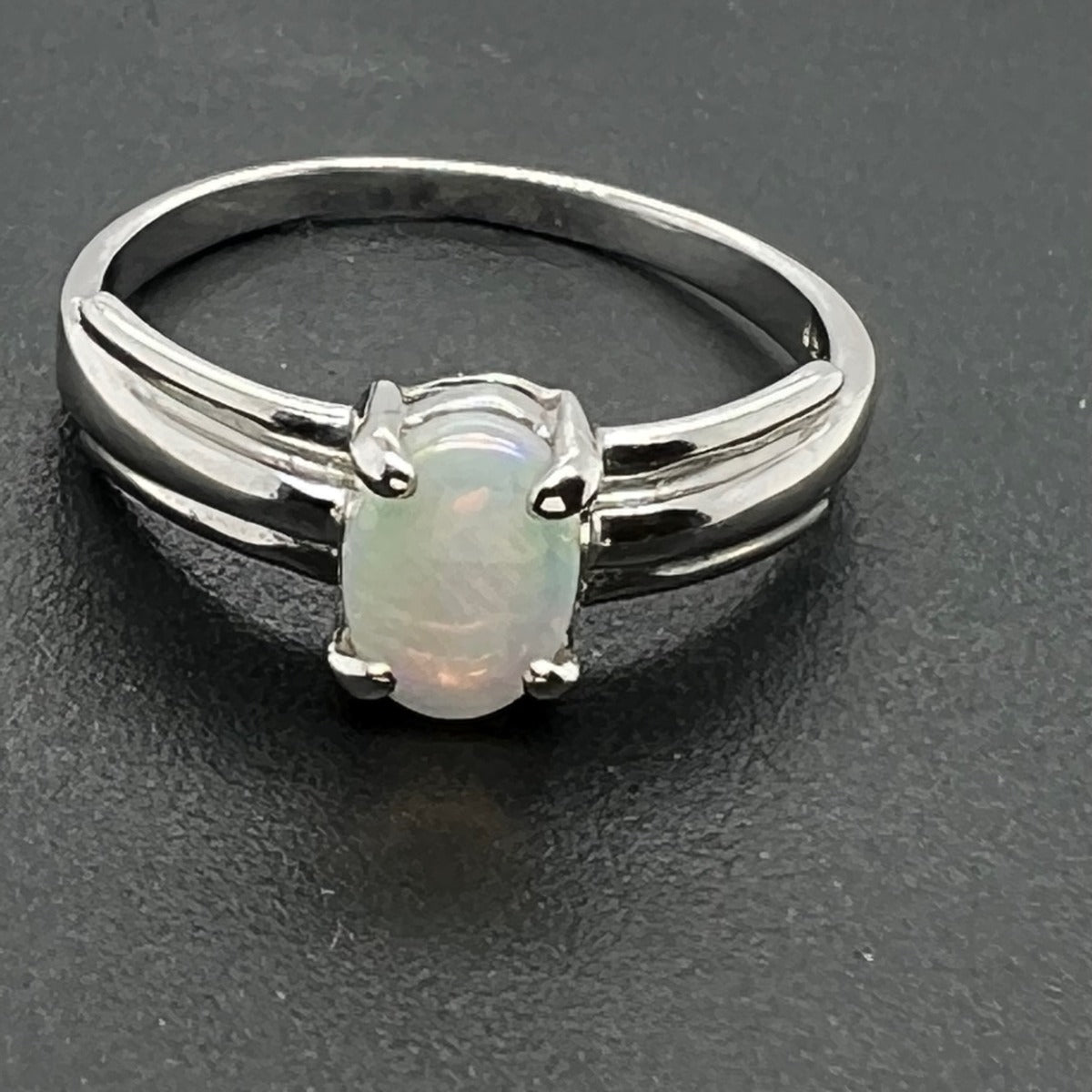 18ct White Gold Solid Opal Ring (sr7018)