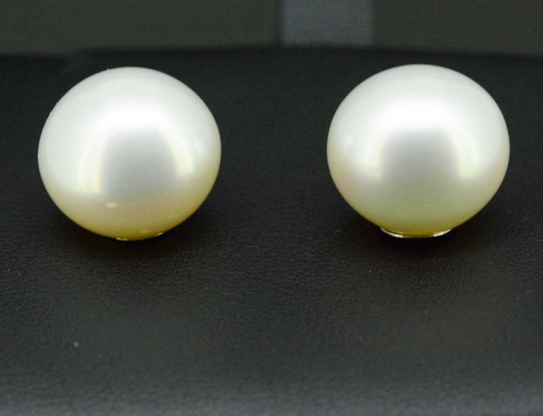 9ct yellow gold south sea pearl earrings