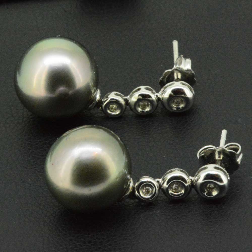 18ct white gold black pearl earrings