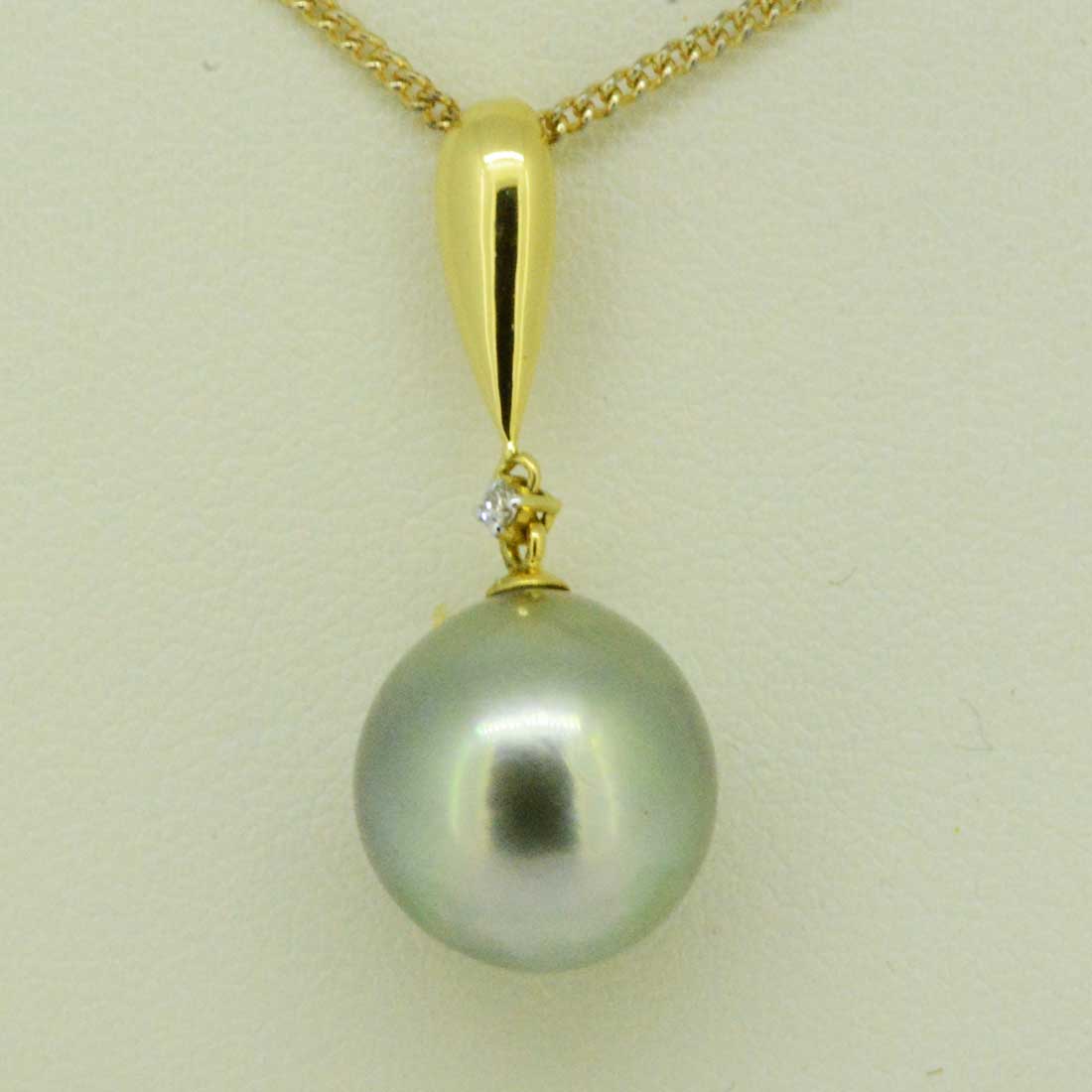 18ct yellow gold black pearl pendant