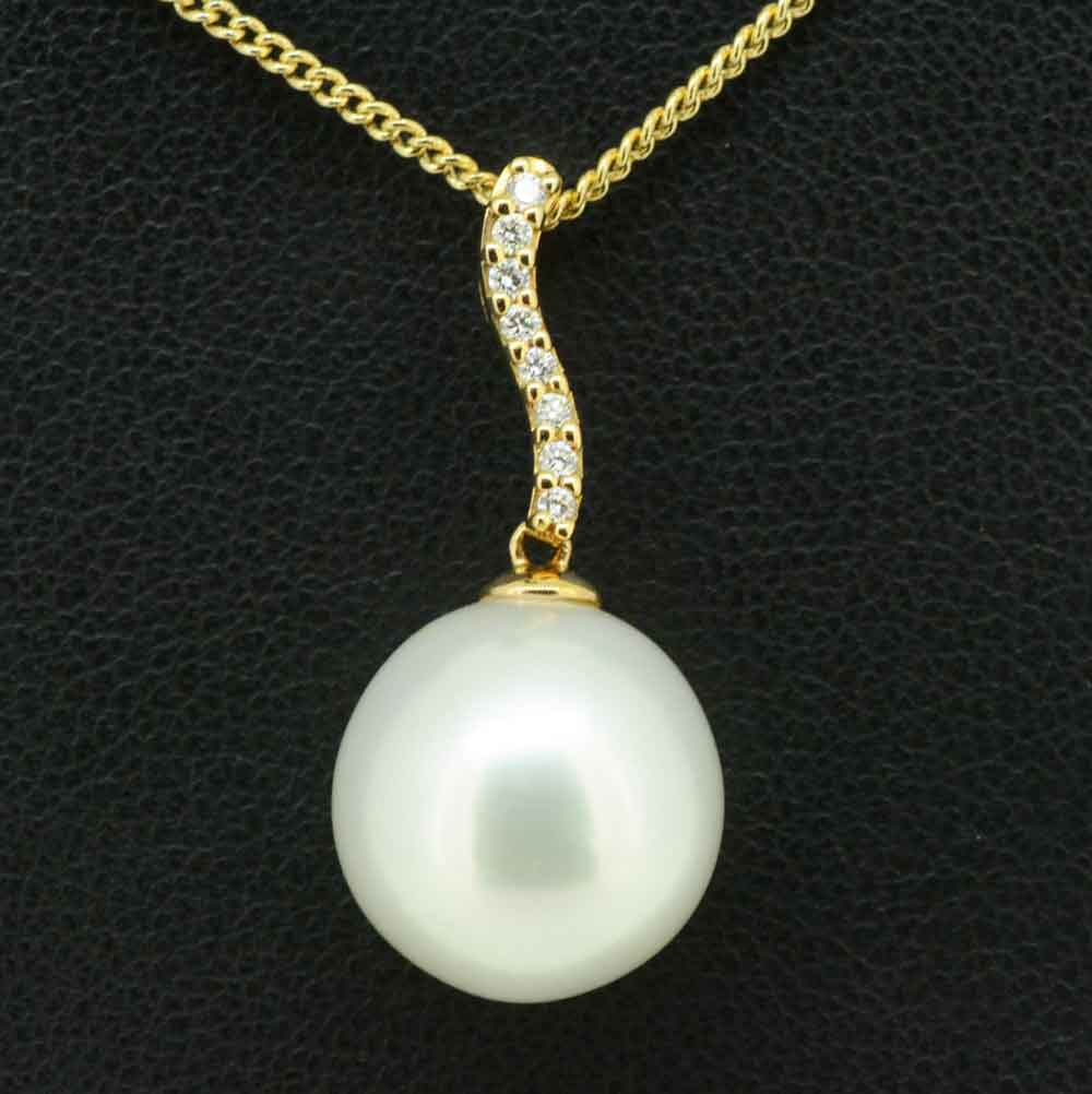 18CT Yellow Gold White South Sea Pearl Pendant