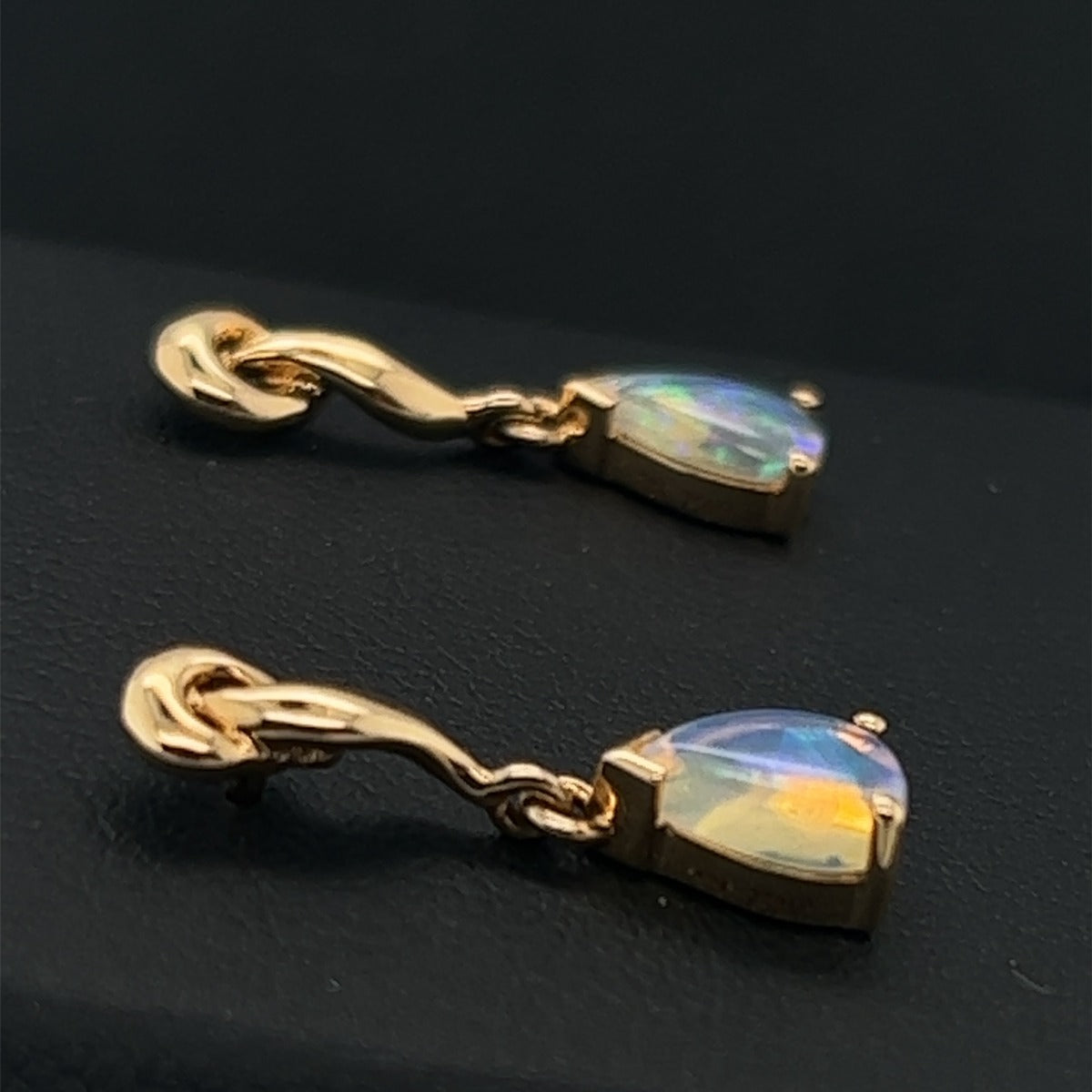 18ct gold solid opal earrings (se901)