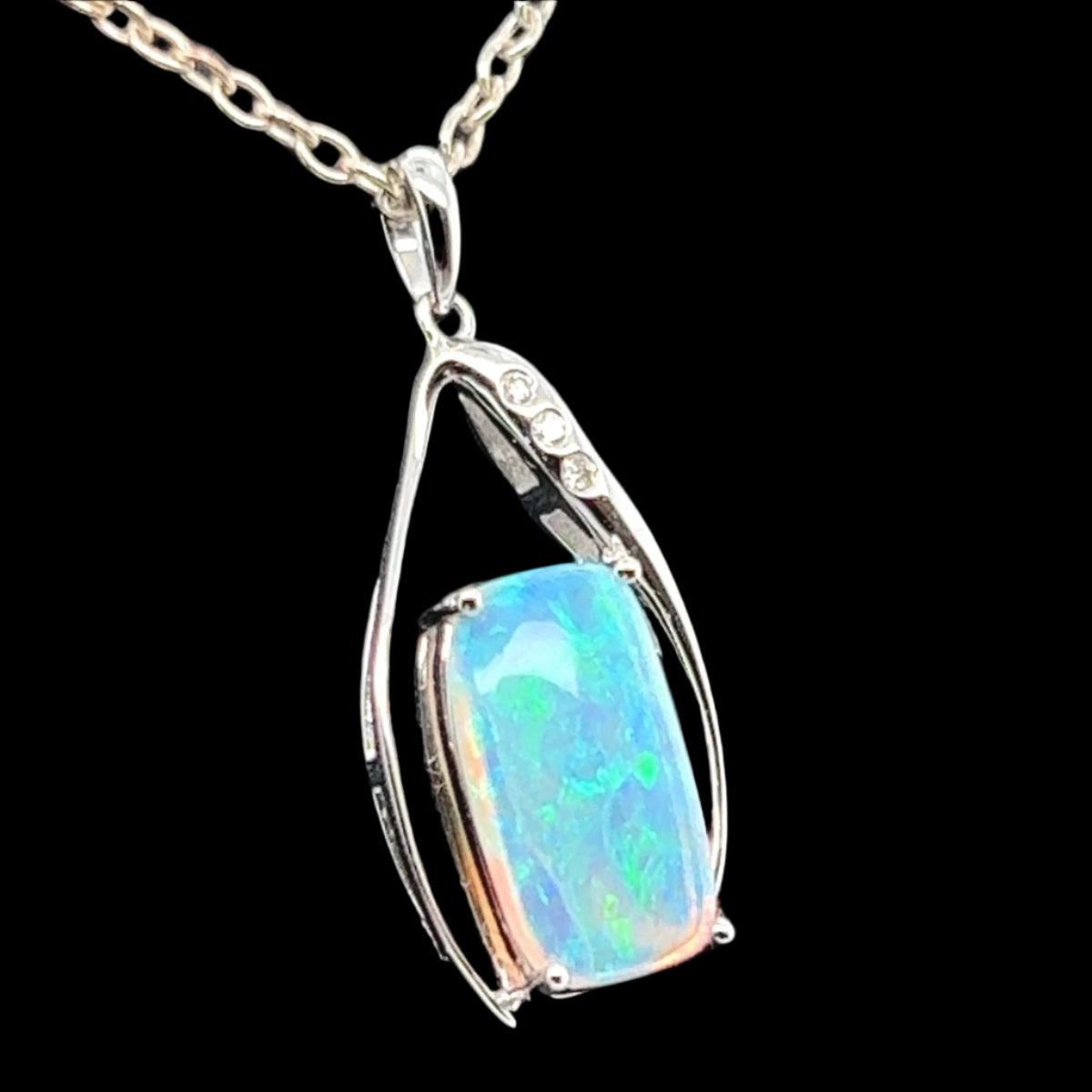 Crystal Opal Pendant set in 14ct White Gold (sop11)