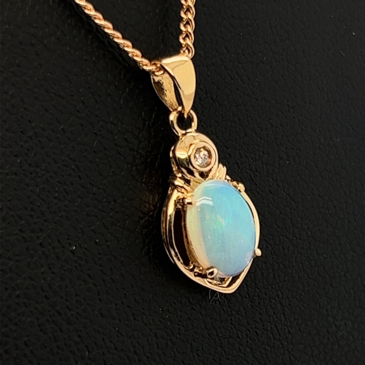 18ct Yellow Gold Solid Opal Pendant (sp778)