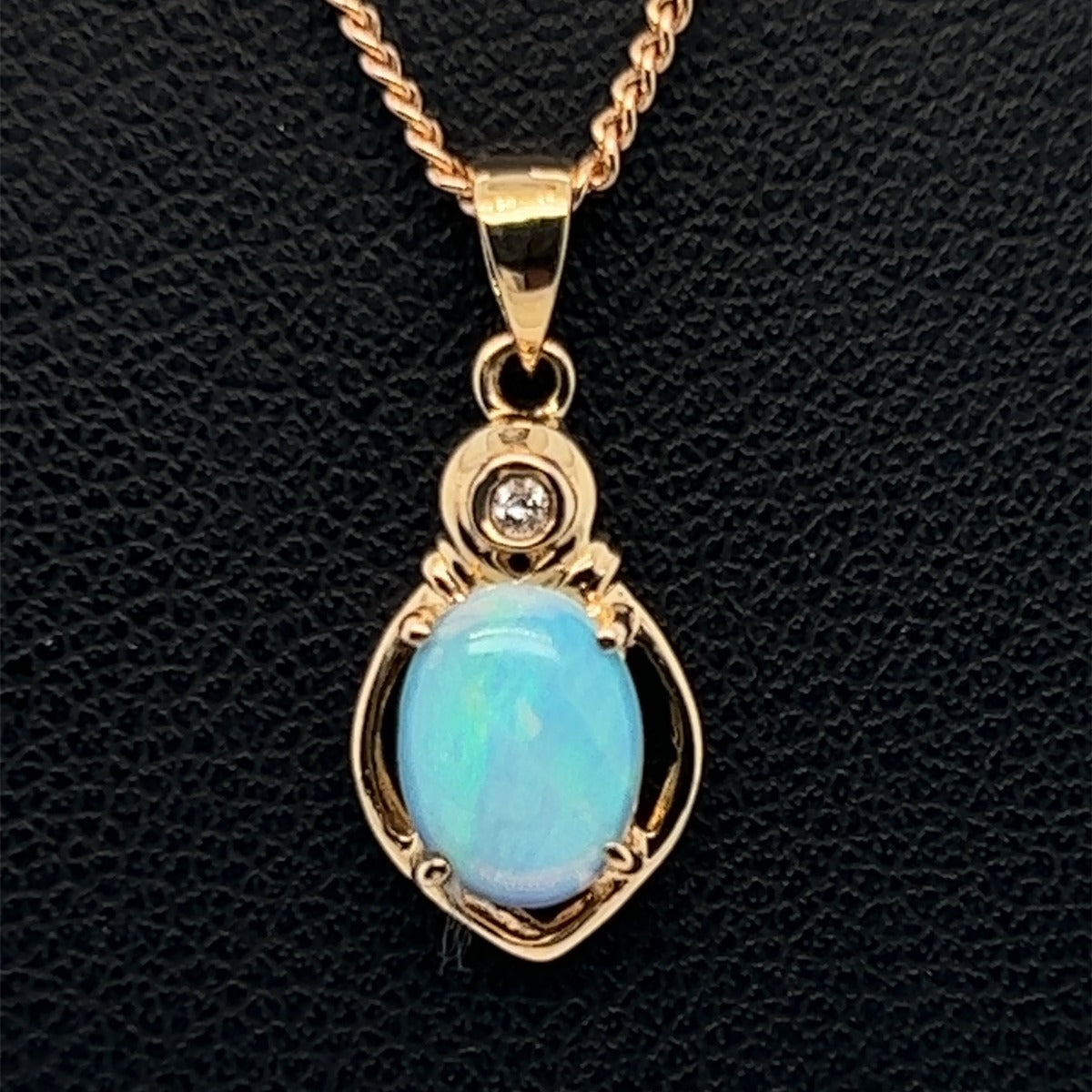 18ct Yellow Gold Solid Opal Pendant (sp778)