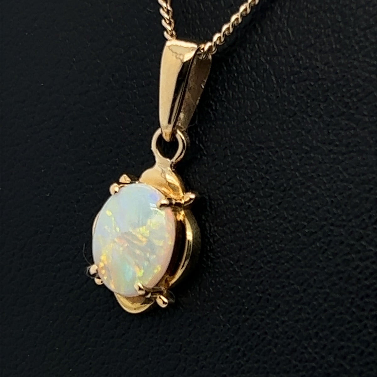 18ct Yellow Gold Claw Set Solid Opal Pendant (sp2317)