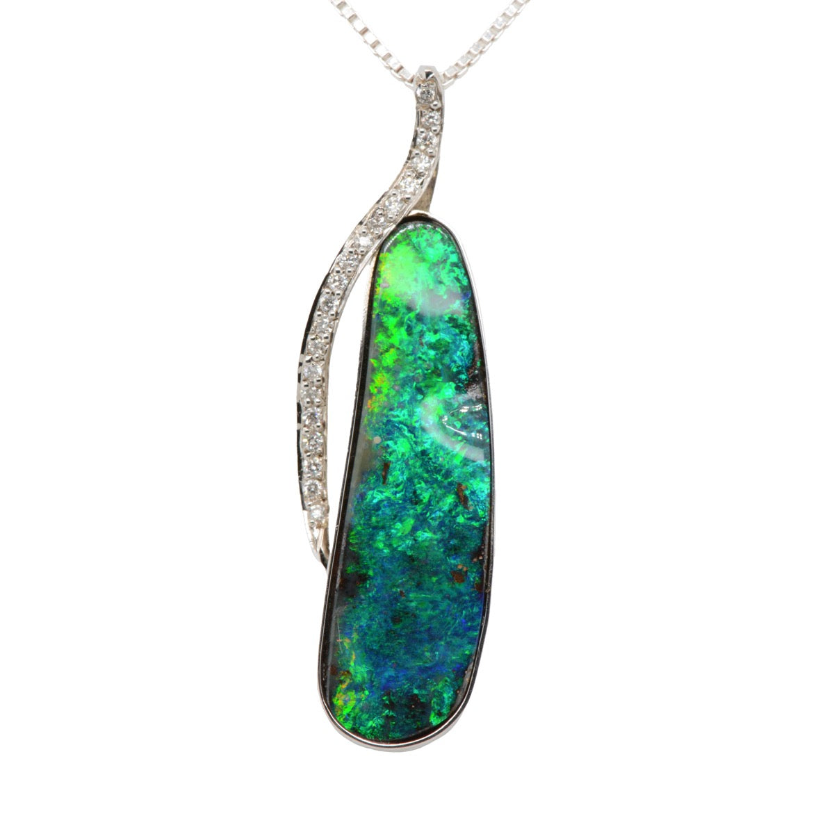 18ct White Gold Boulder Opal Pendant (sp880)