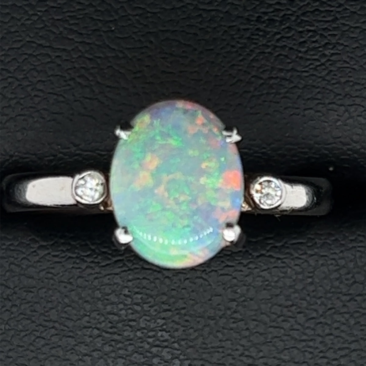 14ct White Gold solid opal ring (sr570)