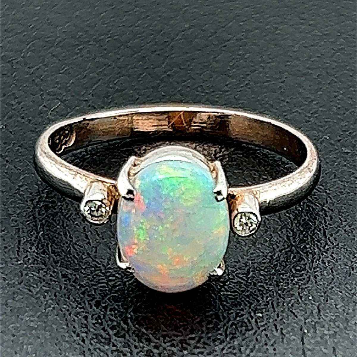 14ct White Gold solid opal ring (sr570)