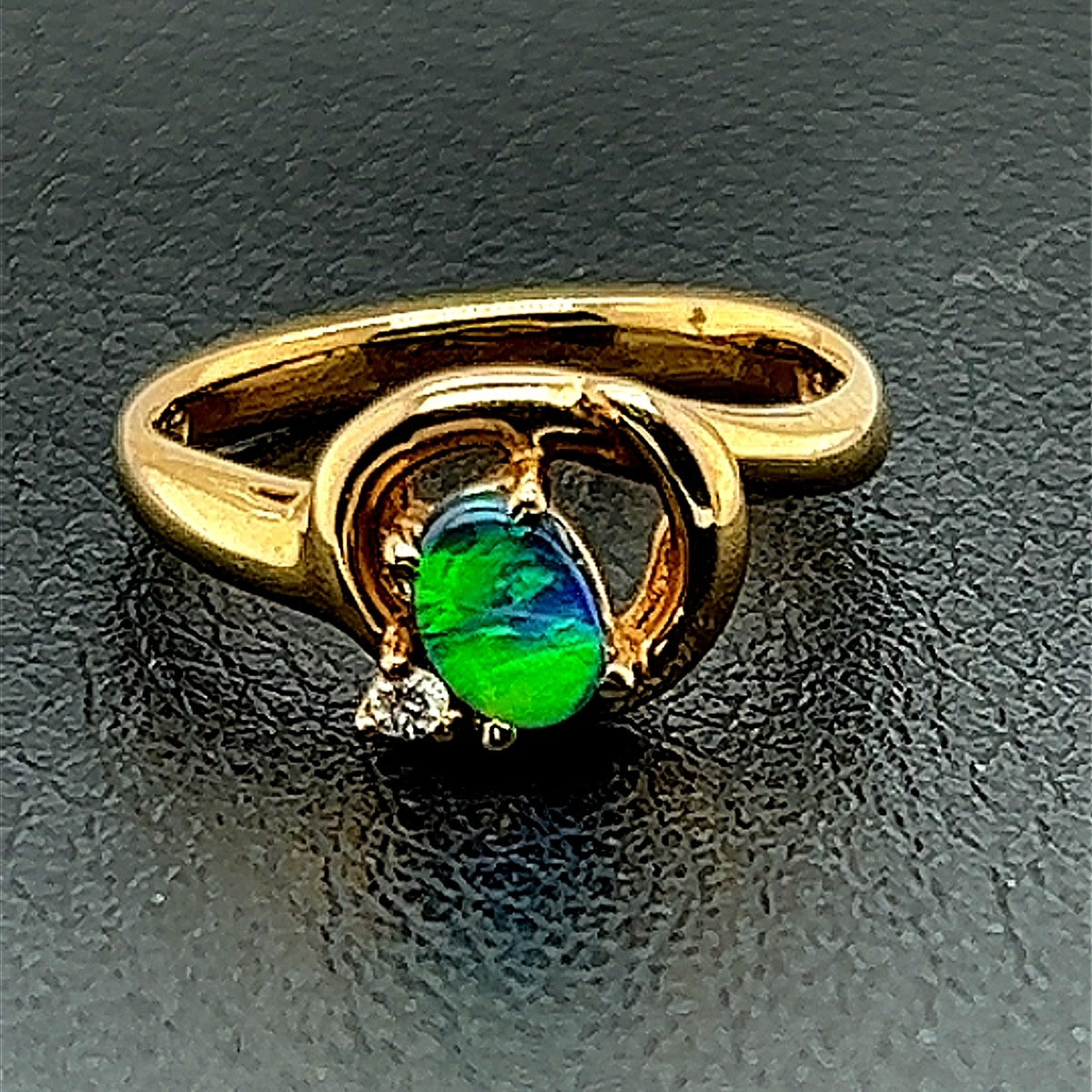 18ct Yellow Gold Solid Opal Ring (sr7634)