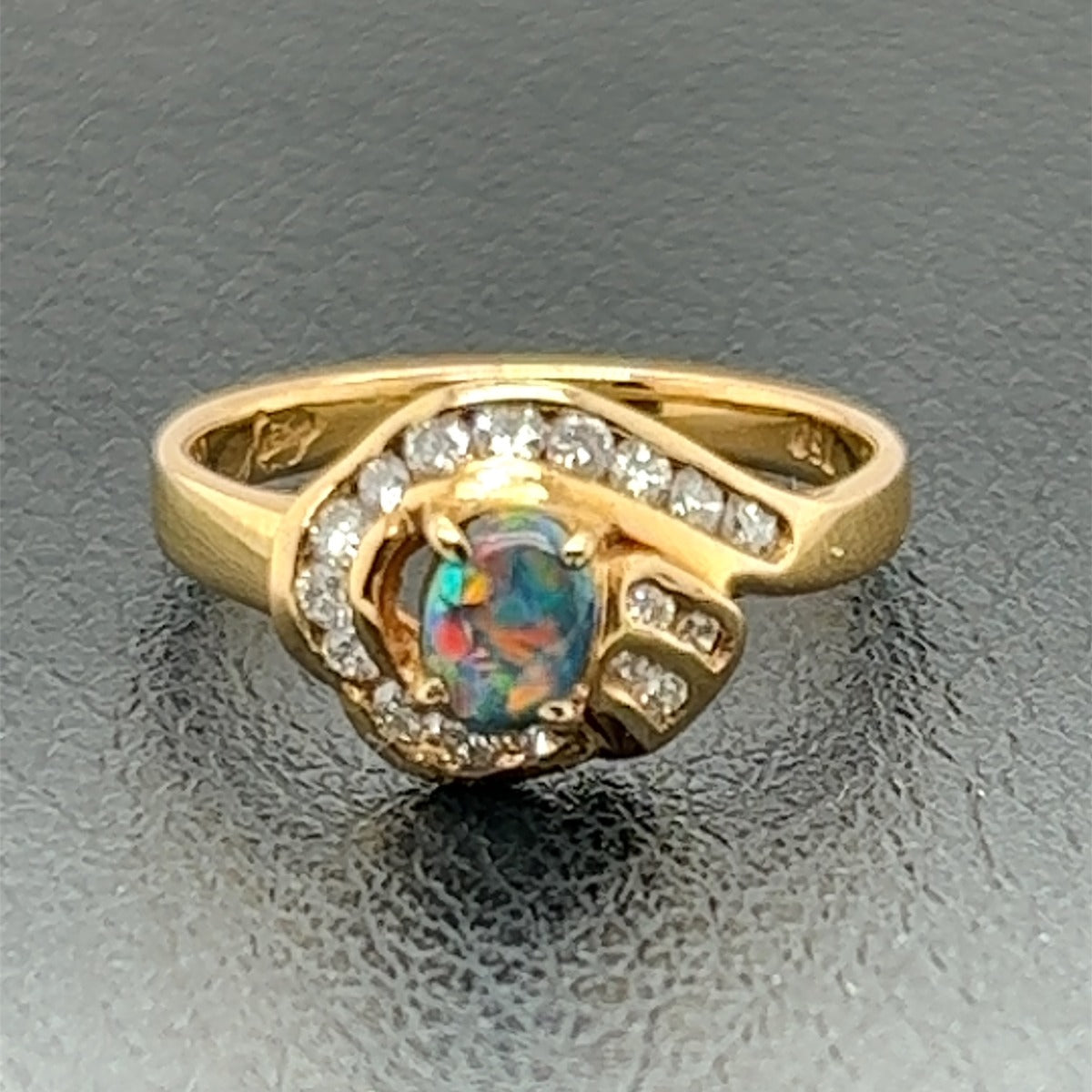 18ct Gold Black Opal Ring (sr8223)