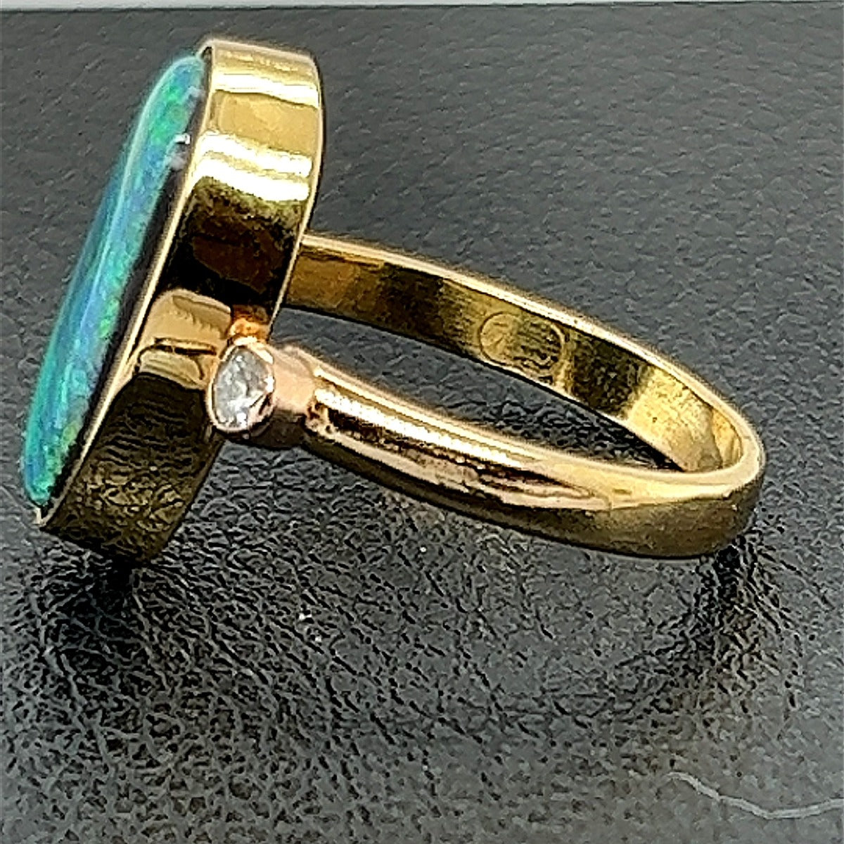 18ct Gold Solid Black Opal Ring (sr740)