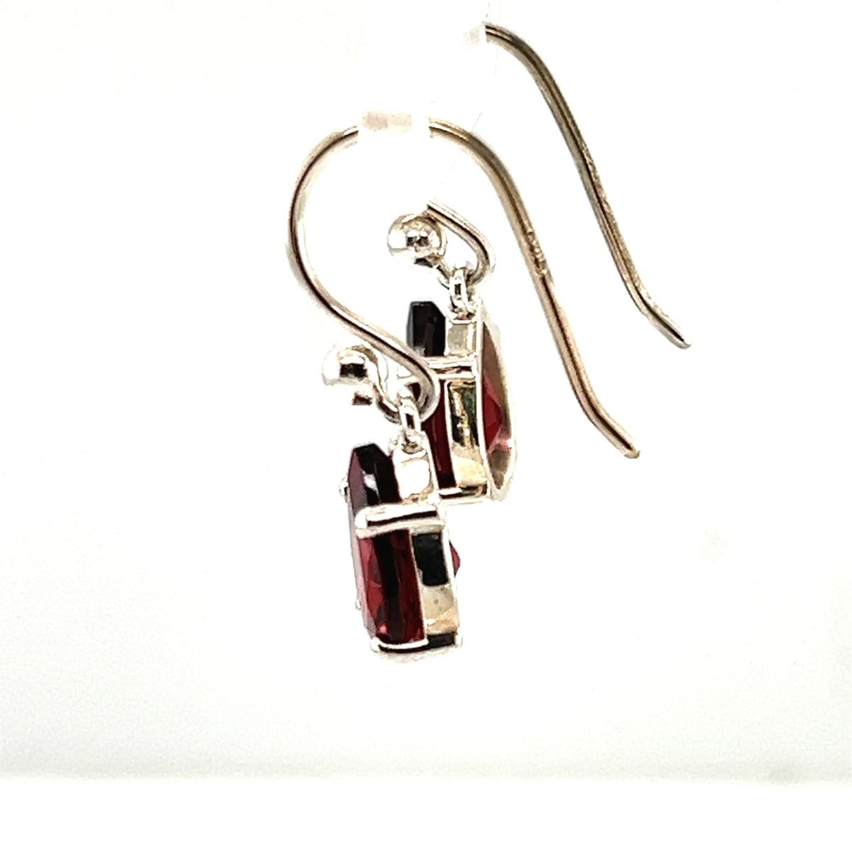 Sterling Silver Garnet earrings (garear11)