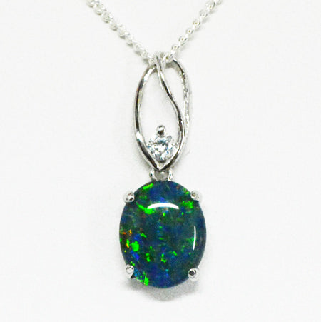 TRIPLET OPAL 11MM X 8MM, SET IN A STERLING SILVER PENDANT (sstp1231)